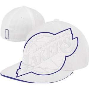 Los Angeles Lakers Supersized Logo Flat Brim Flex Hat 