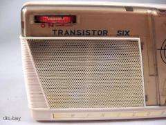 VINTAGE TRANSISTOR RADIO WINDSOR 6T 220 BEAUTY W/CASE  