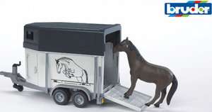 BRUDER 1/16 SCALE TOW BEHIND TRAILER WITH ONE HORSE PLASTIC FARM 