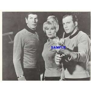 Star Trek Original Series William Shatner with Phaser Rifle Leonard 