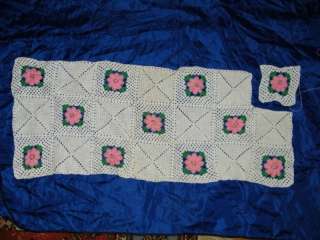 Vintage Pink Rosette Table Runner Lace Crochet 3851  