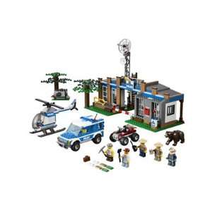  Lego City Forest Police Station   4440: Toys & Games