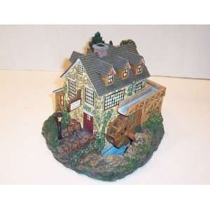Christmas Village   Very Collectable RARE STONEBROOK MILL by THOMAS 