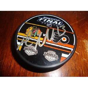  Daniel Carcillo Signed Puck   2010 Stanley Cup COA: Sports 