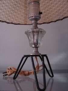 MID CENTURY ATOMIC MODERN DESK TABLE LAMP FIBERGLASS SHADE MAJESTIC 