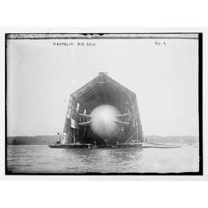  Zeppelin Air Ship,blimp inside