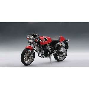   RED Diecast Model Motorcycle in 1:12 Scale by AUTOart: Toys & Games