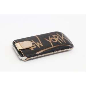   and Manhattan Skyline Combo Iphone 4 Carrying Case 
