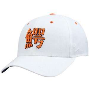    Zephyr Florida Gators White Kanji Fitted Hat: Sports & Outdoors