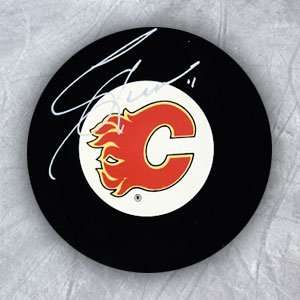  GARY LEEMAN Calgary Flames SIGNED Hockey Puck Sports 