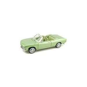  1969 Chevy Corvair Monza Convertible 1/18 Green: Toys 