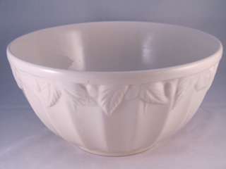 Tre Ci Earthenware White Leaf Large Serving Bowl Italy  