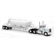 Fast Lane 132 Scale Die Cast Tractor   Mighty Hauler/White Tanker 
