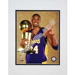 Photo File Los Angeles Lakers Kobe Bryant 2009 Finals Trophy Matted 