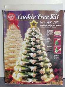 Wilton Christmas Cookie Tree Kit   Vintage New   10 Star Cutters 