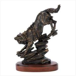  Mighty Wolf Statue