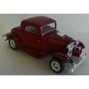  Motormax 1/24 Scale Diecast 1932 Ford Coupe in Color Red 
