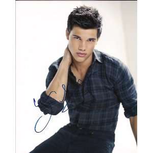  Gorgeous Taylor Lautner Signed Portrait #A Everything 