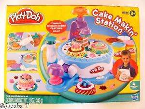 Play Doh Playdoh CAKE MAKIN STATION Making + 4 Cans  