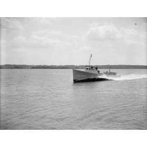 1937 photo New Coast Guard boat capable of 35 miles an hour 
